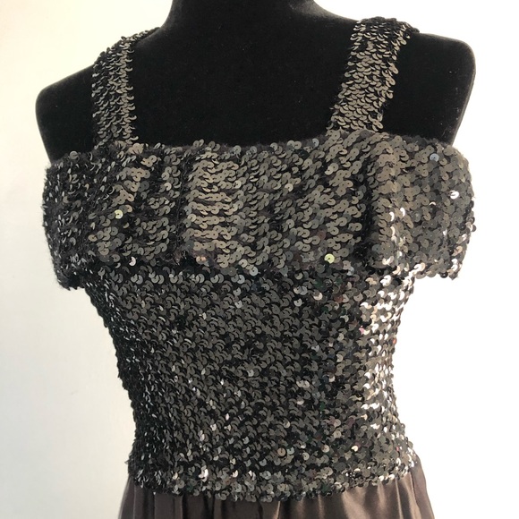 Dress - Picture 2 of 14